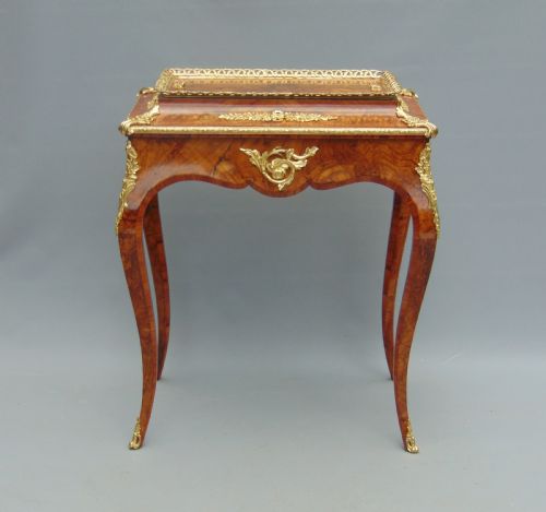 A Walmut Jardinere Planter