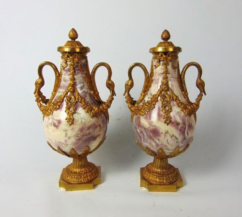 A Pair of Marble 19th Century
cassolettes
