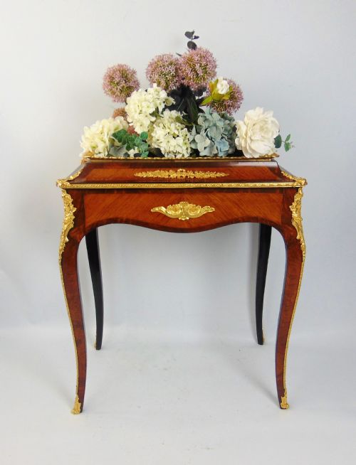 A Planter Jardinere Table