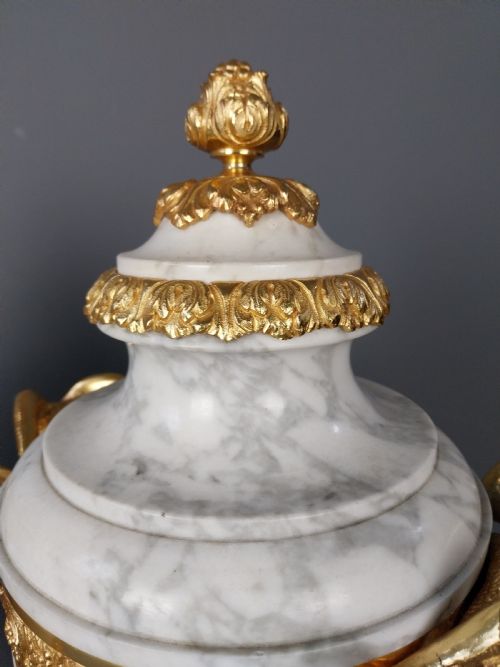 LARGE PAIR OF FRENCH ANTIQUE WHITE MARBLE CASSOLETTES - ADDITIONAL PHOTO 13