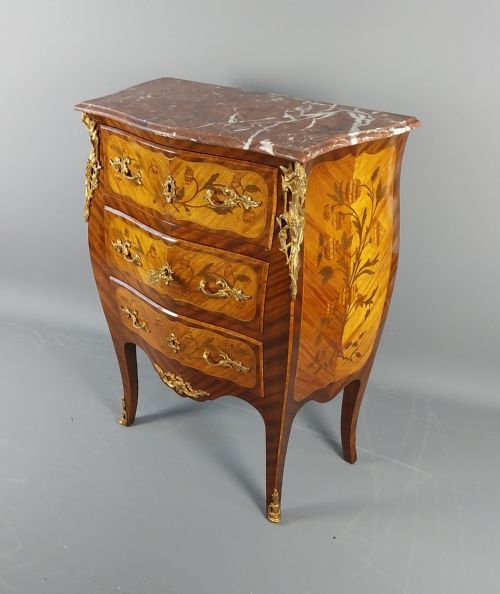 French Chest of Drawers