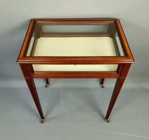 Mahogany Bijouterie Table
