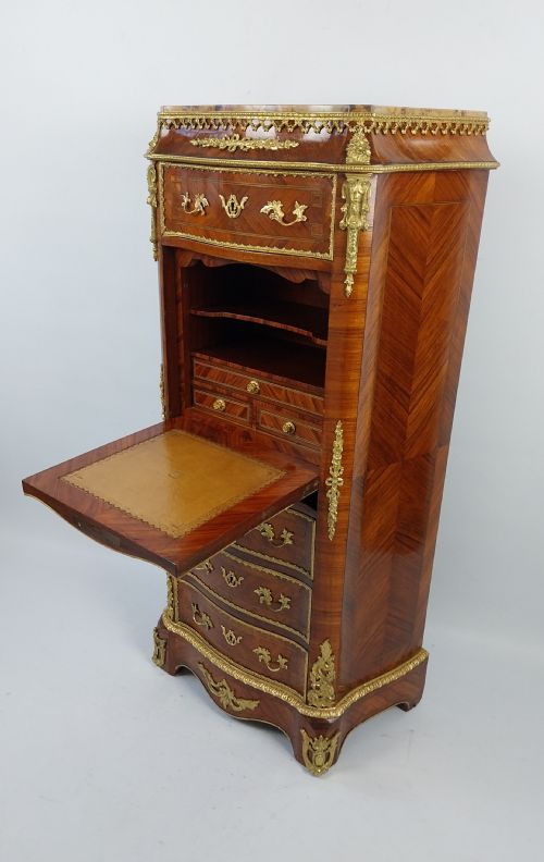 19TH CENTURY FRENCH TALL CHEST OF DRAWERS WITH GILT BRONZE MOUNTS - ADDITIONAL PHOTO 10