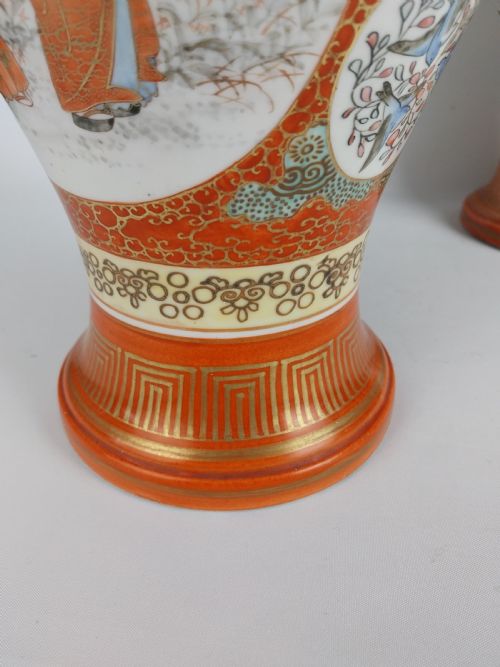 PAIR OF JAPANESE KUTANI VASES - ADDITIONAL PHOTO 21