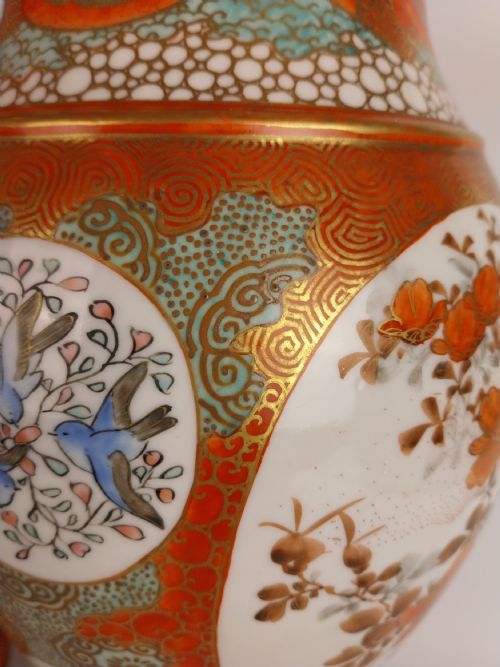 PAIR OF JAPANESE KUTANI VASES - ADDITIONAL PHOTO 8