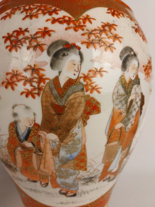PAIR OF JAPANESE KUTANI VASES - ADDITIONAL PHOTO 23