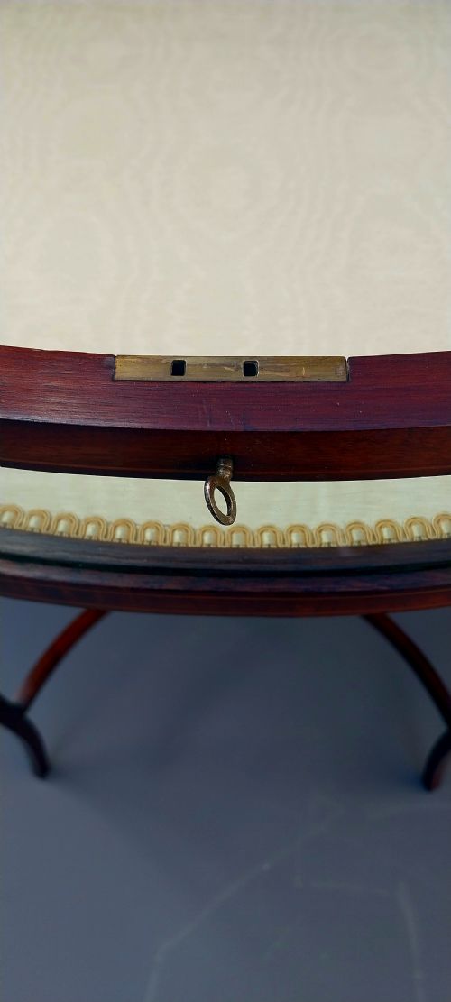 EDWARDIAN MAHOGANY INLAID BIJOUTERIE DISPLAY TABLE - ADDITIONAL PHOTO 18