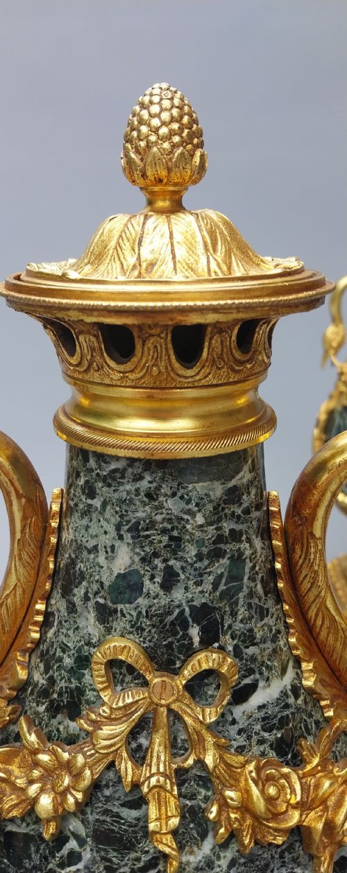LARGE PAIR OF GREEN FRENCH MARBLE CASSOLETTES FRENCH 19TH CENTURY LOUIS XVI STYLE - ADDITIONAL PHOTO 9