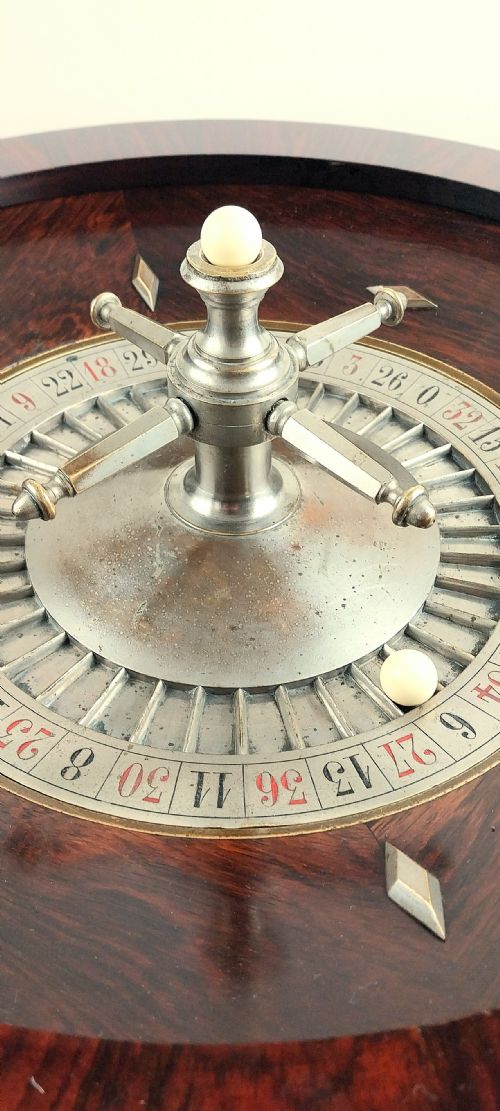 ANTIQUE ROSEWOOD ROULETTE WHEEL CIRCA 1900 - ADDITIONAL PHOTO 7