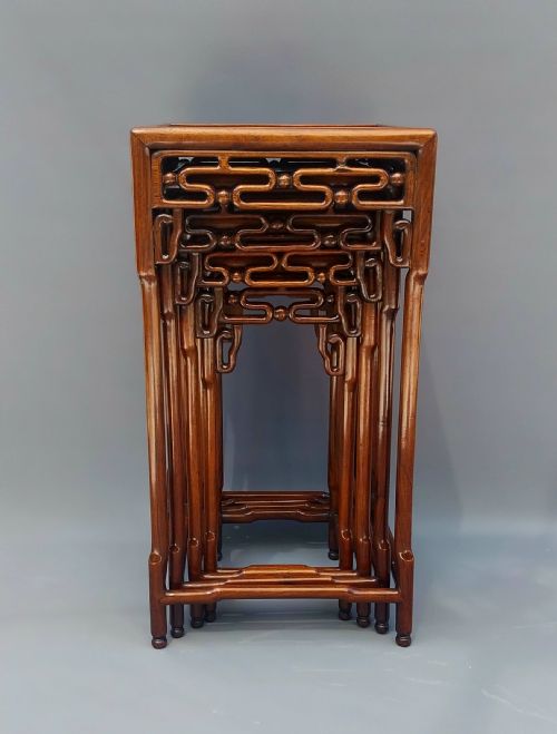 EXCEPTIONAL CHINESE HONGMU ROSEWOOD NEST OF FOUR TABLES CIRCA 1890 - ADDITIONAL PHOTO 3