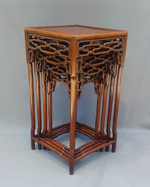 EXCEPTIONAL CHINESE HONGMU ROSEWOOD NEST OF FOUR TABLES CIRCA 1890 - ADDITIONAL PHOTO 4