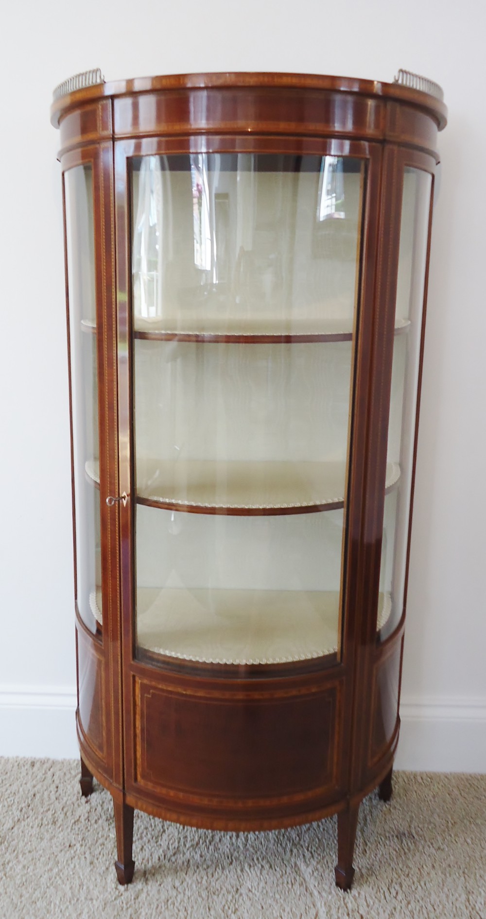A superior quality Petite Mahogany Display Cabinet 