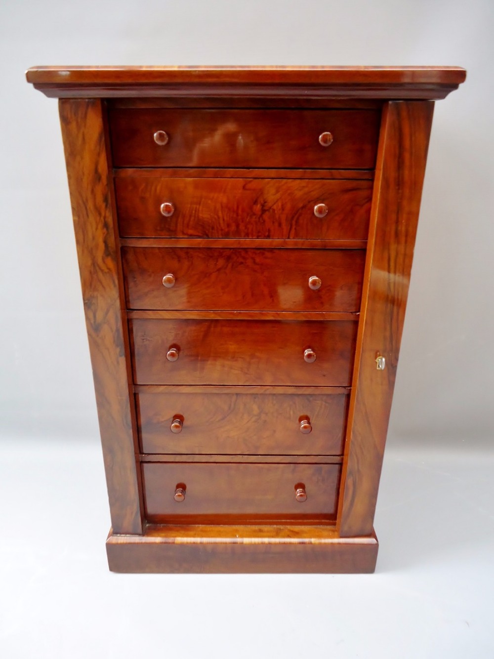 miniature wellington chest 