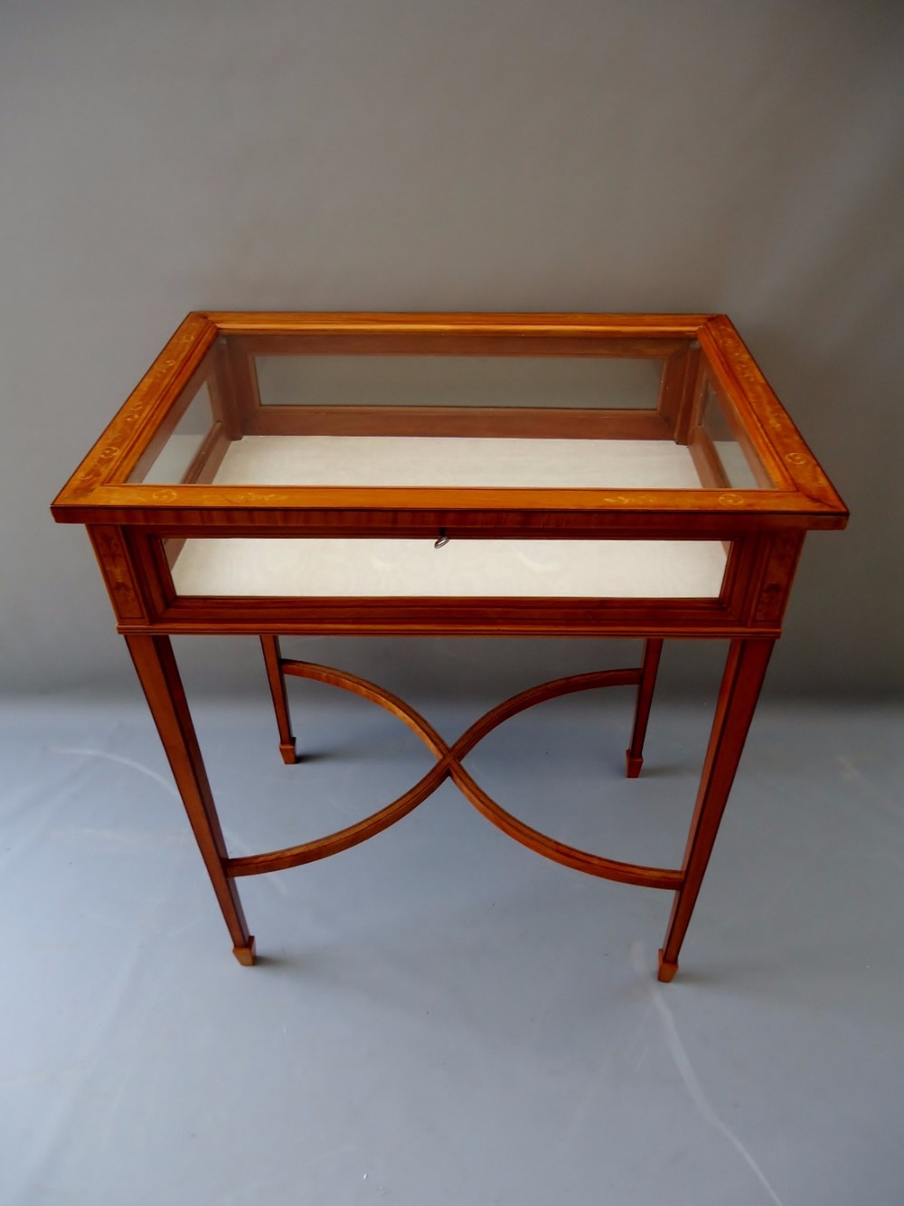 A Fabulous SATINWOOD BIJOUTERIE TABLE 
