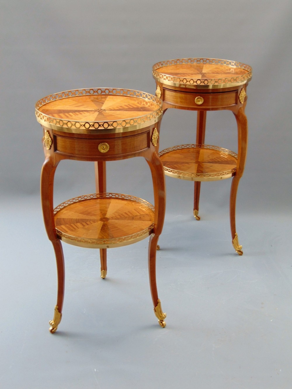 A PAIR OF OCCASIONAL TABLES 