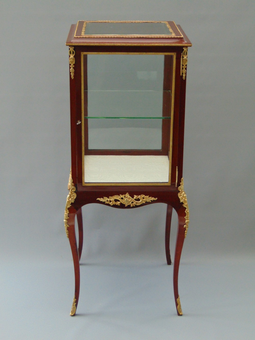 A Mahogany Bijouterie Display Cabinet Vitrine 