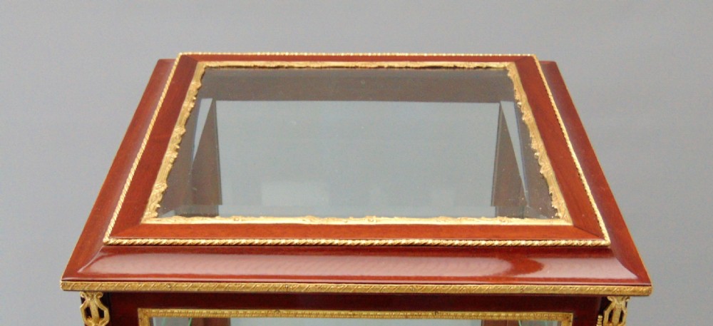 A Mahogany Bijouterie Display Cabinet Vitrine  View III