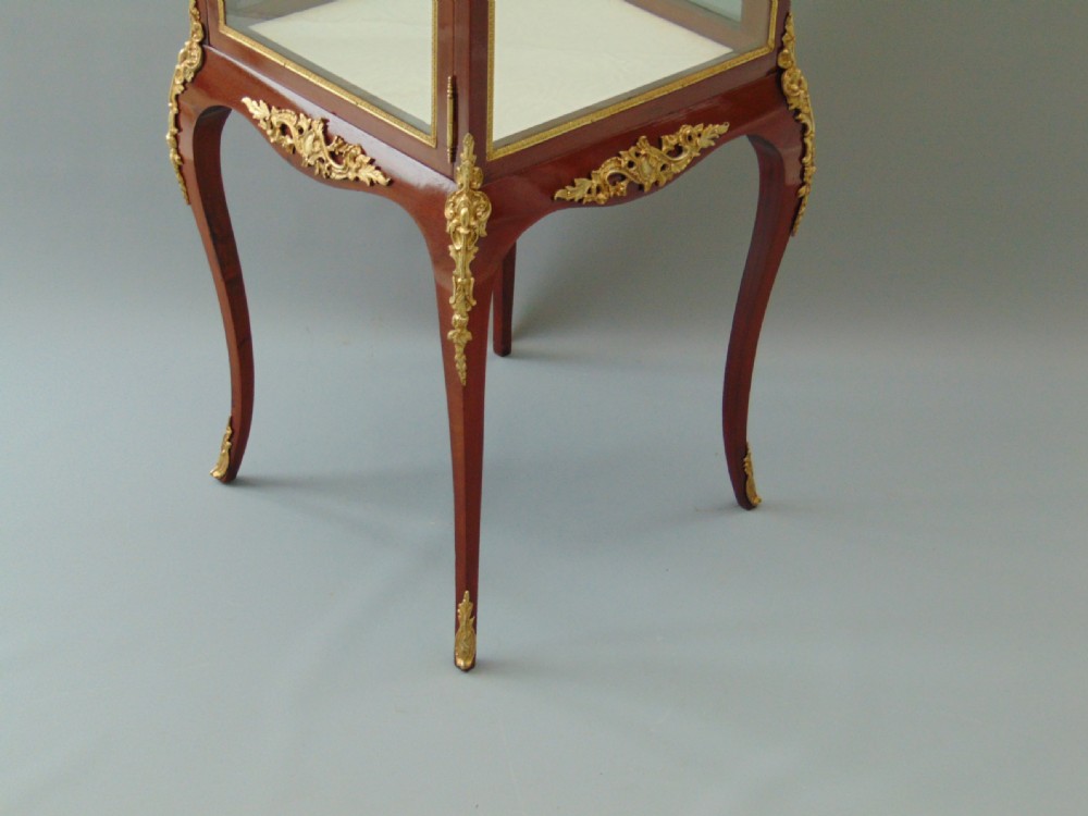 A Mahogany Bijouterie Display Cabinet Vitrine  View V