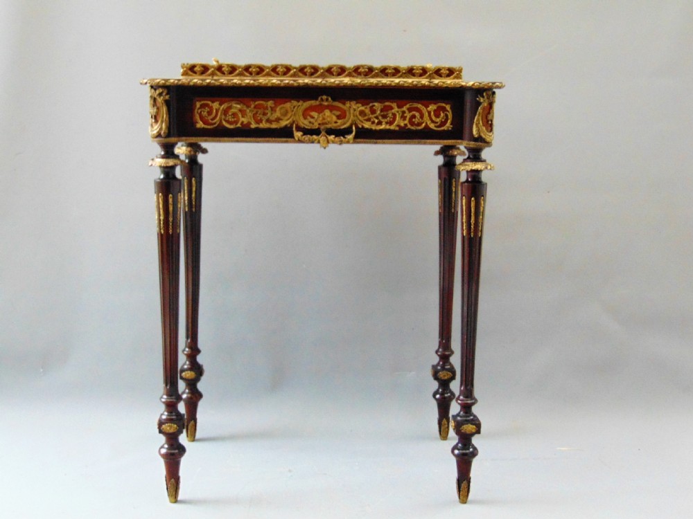 A fine Rosewood Planter Jardinere stand View VI