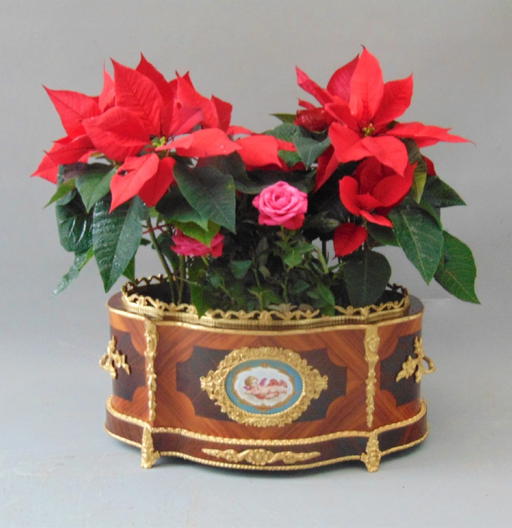 A quality Table Planter Jardinere 