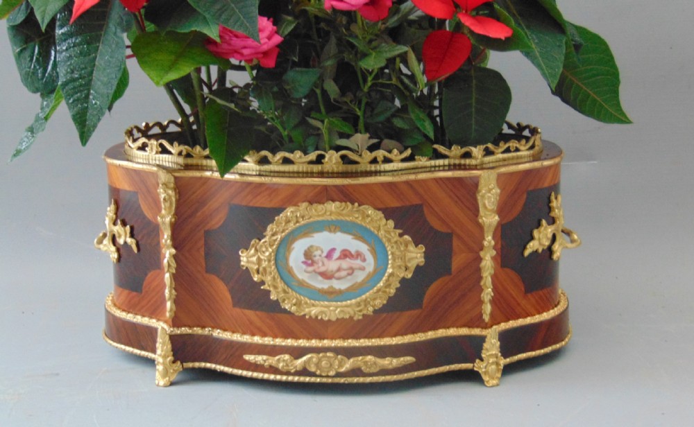 A quality Table Planter Jardinere  View IV