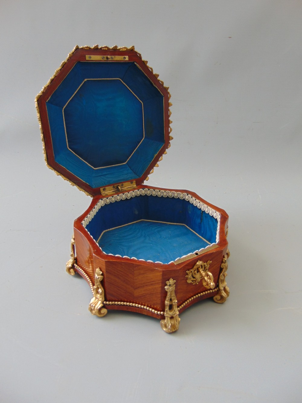 A superb Tulipwood Box  View V