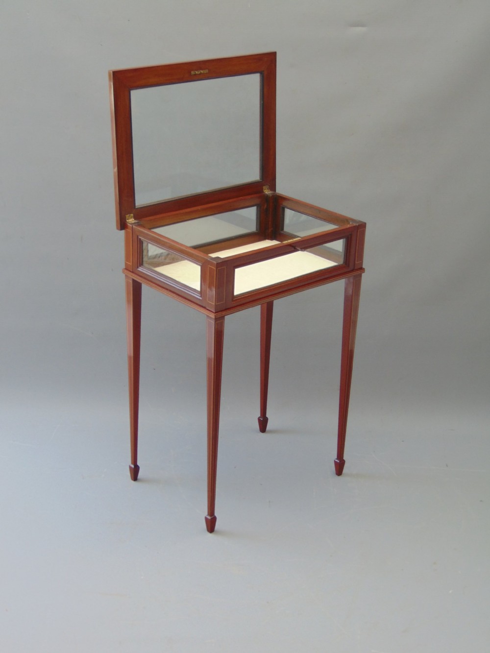 A MAGOGANY INLAID BIJOUTERIE TABLE cabinet View IV