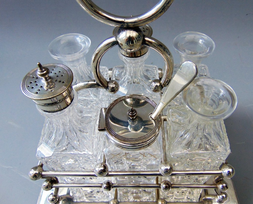 A cruet set  View IV
