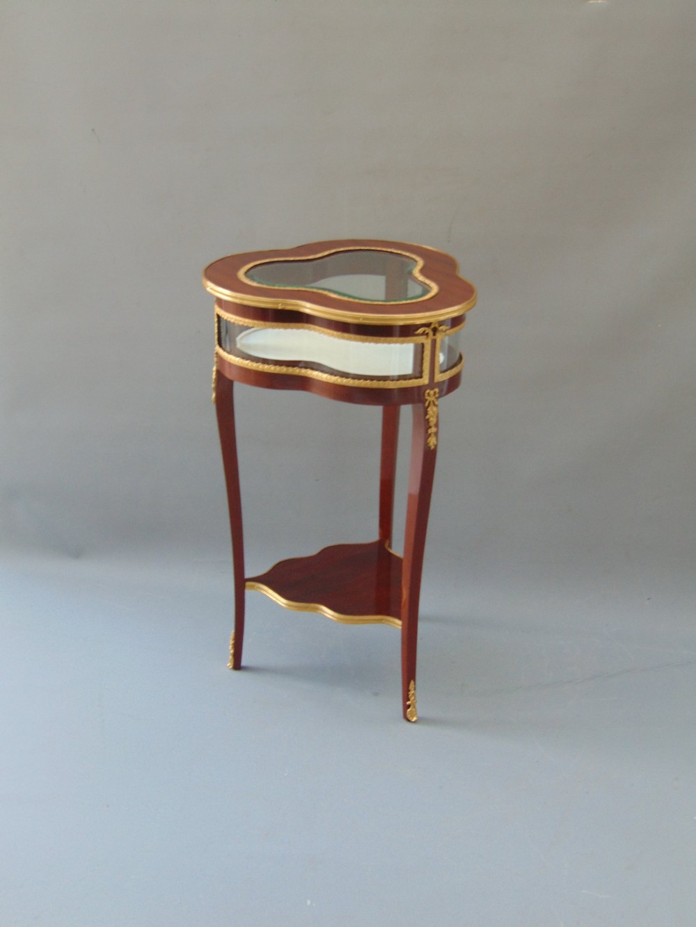 A fine mahogany bijouterie display table View IV