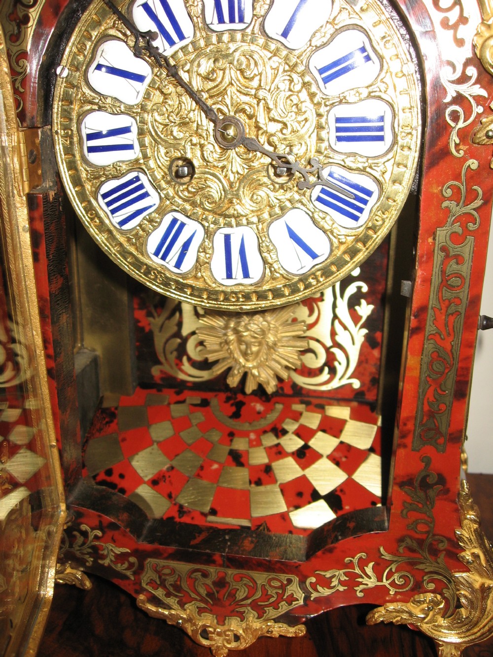 Antique red boulle mantle clock View V