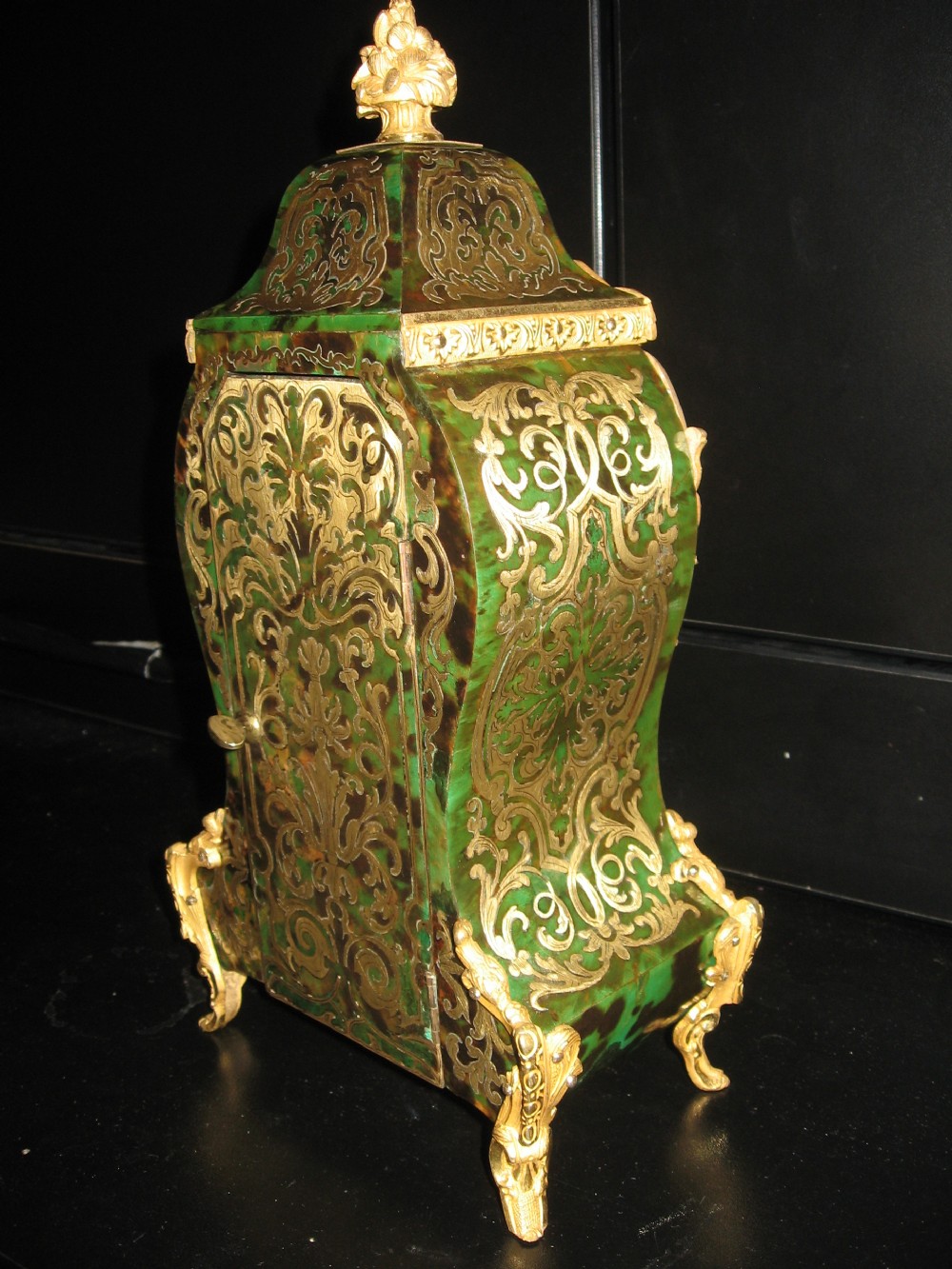 Antique boulle mantle clock View V