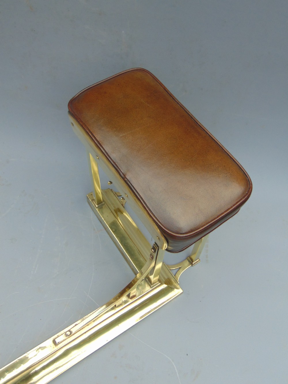 Antique brass club fender  View V