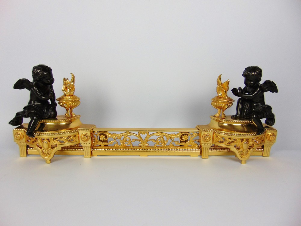 A  Bronze cherub Chenet Fender View II