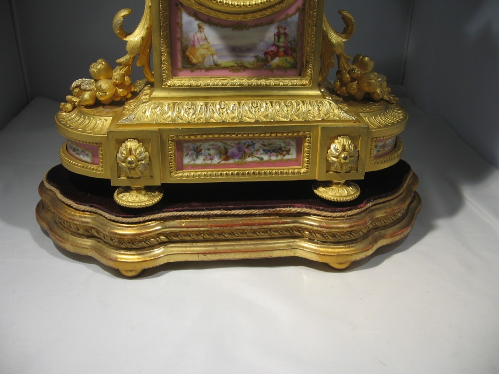 Antique French Ormolu and porcelain mantle clock View XI