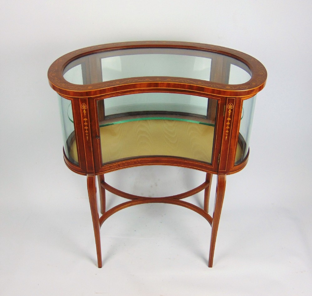 A most elegant mahogany bijouterie display cabinet  View II