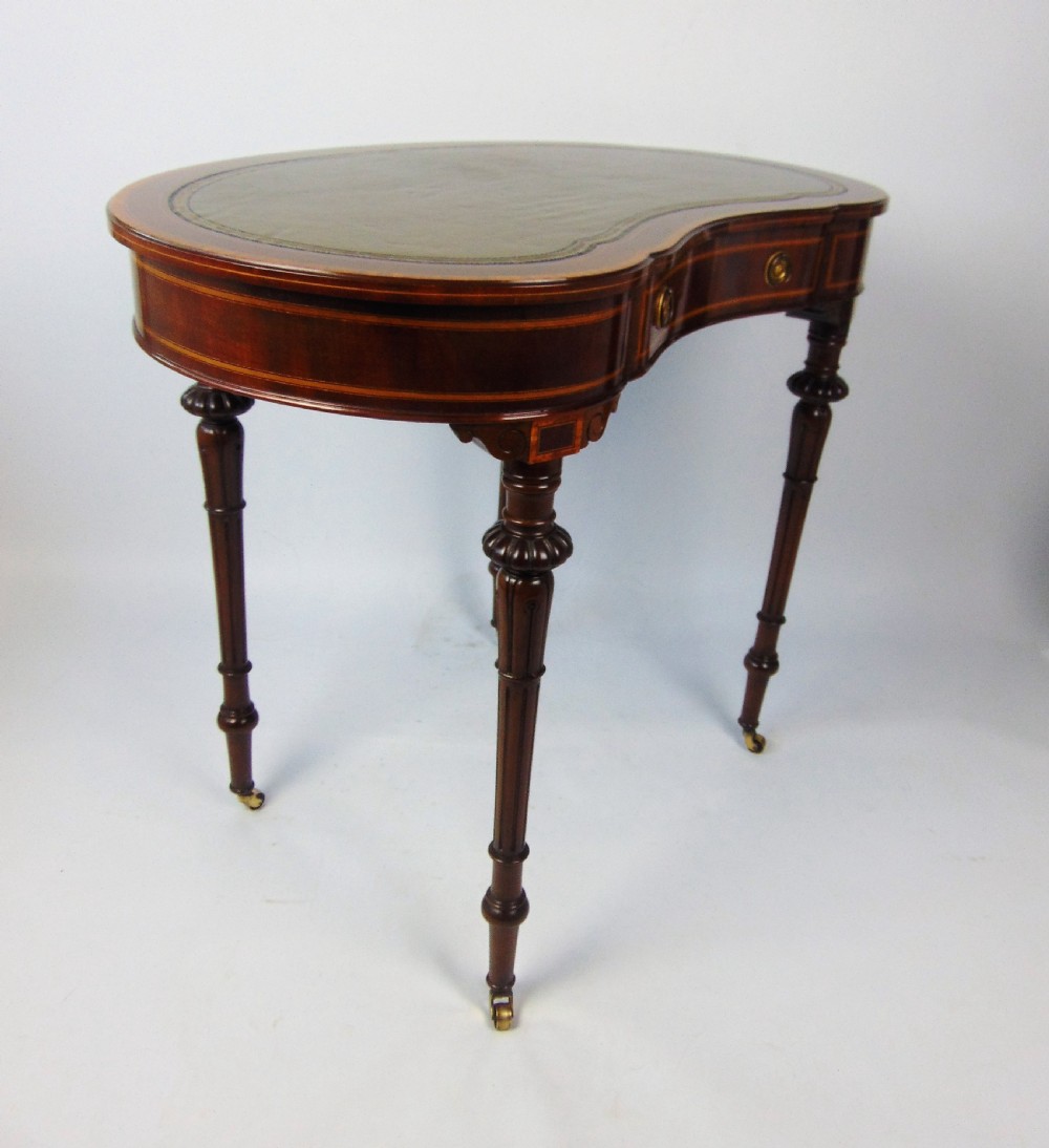 A lovely quality mahogany Desk View V