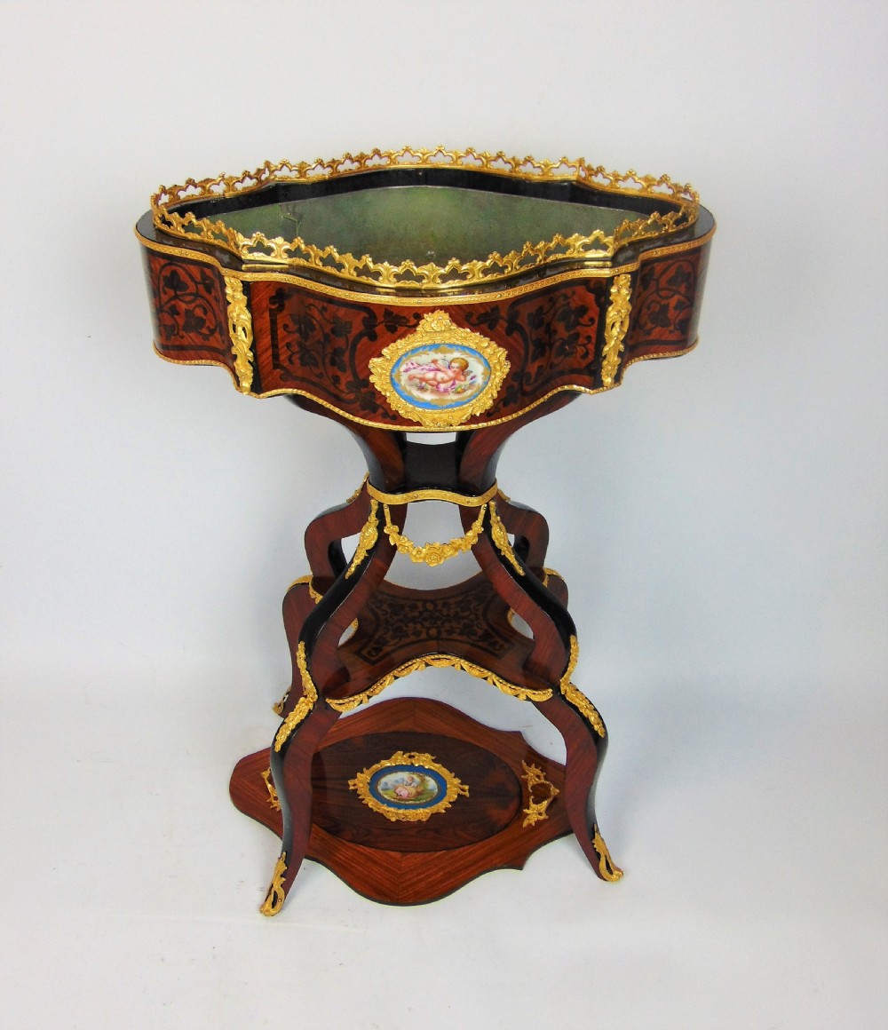 A fabulous Tulipwood Planter Jardinere french table  View VI