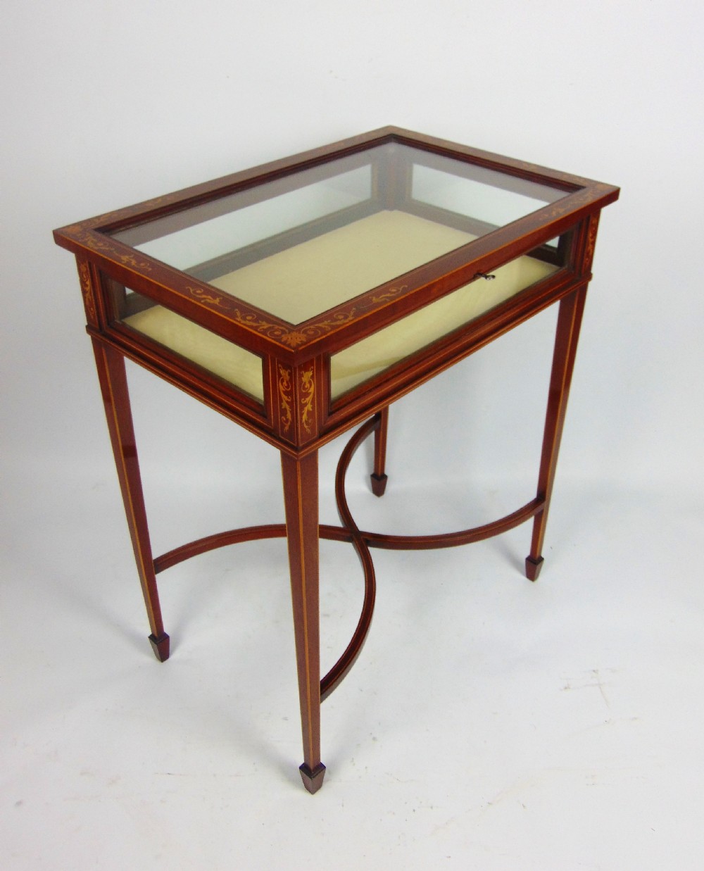 A quality mahogany Edwardian Bijouterie table View II