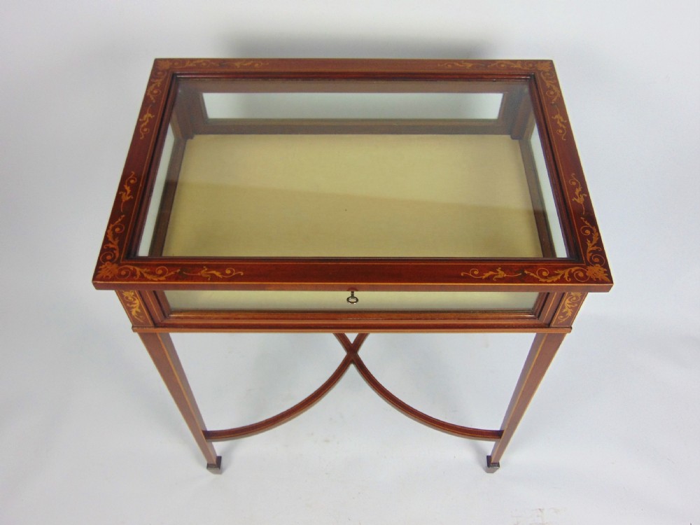 A quality mahogany Edwardian Bijouterie table View III