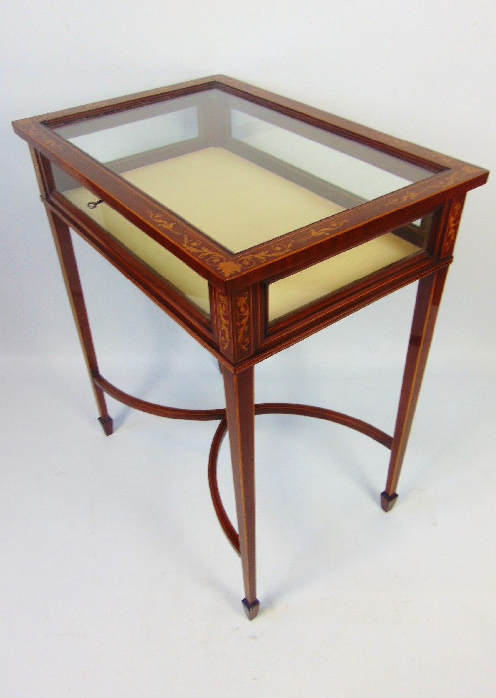 A quality mahogany Edwardian Bijouterie table View IV