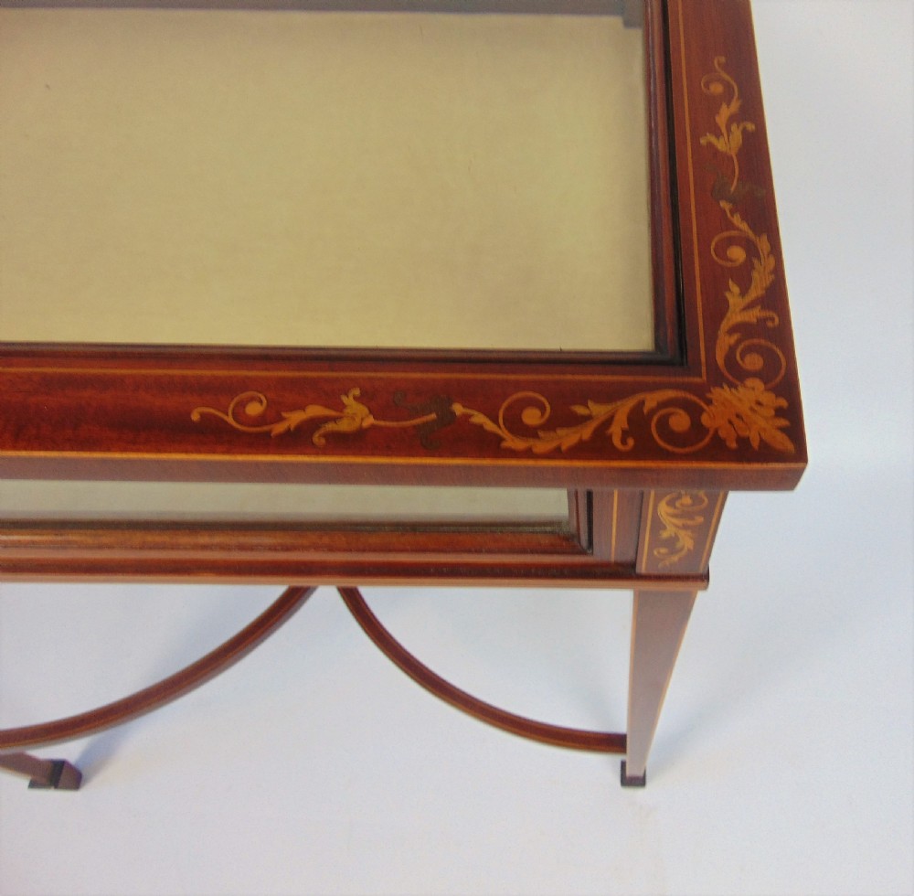 A quality mahogany Edwardian Bijouterie table View V