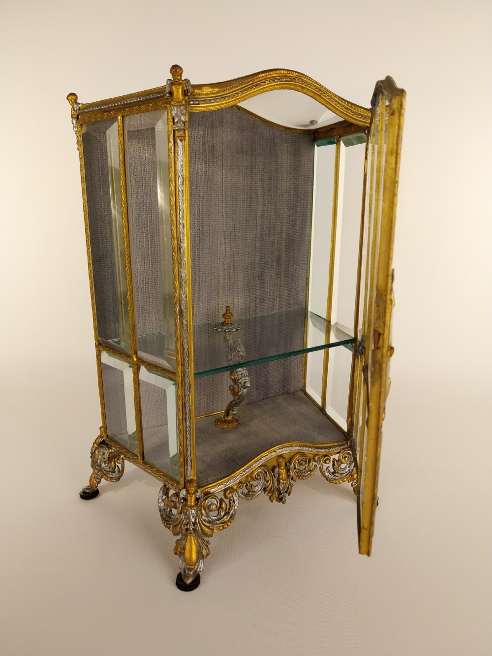 A Glass Vitrine / Watch Cabinet View XIV