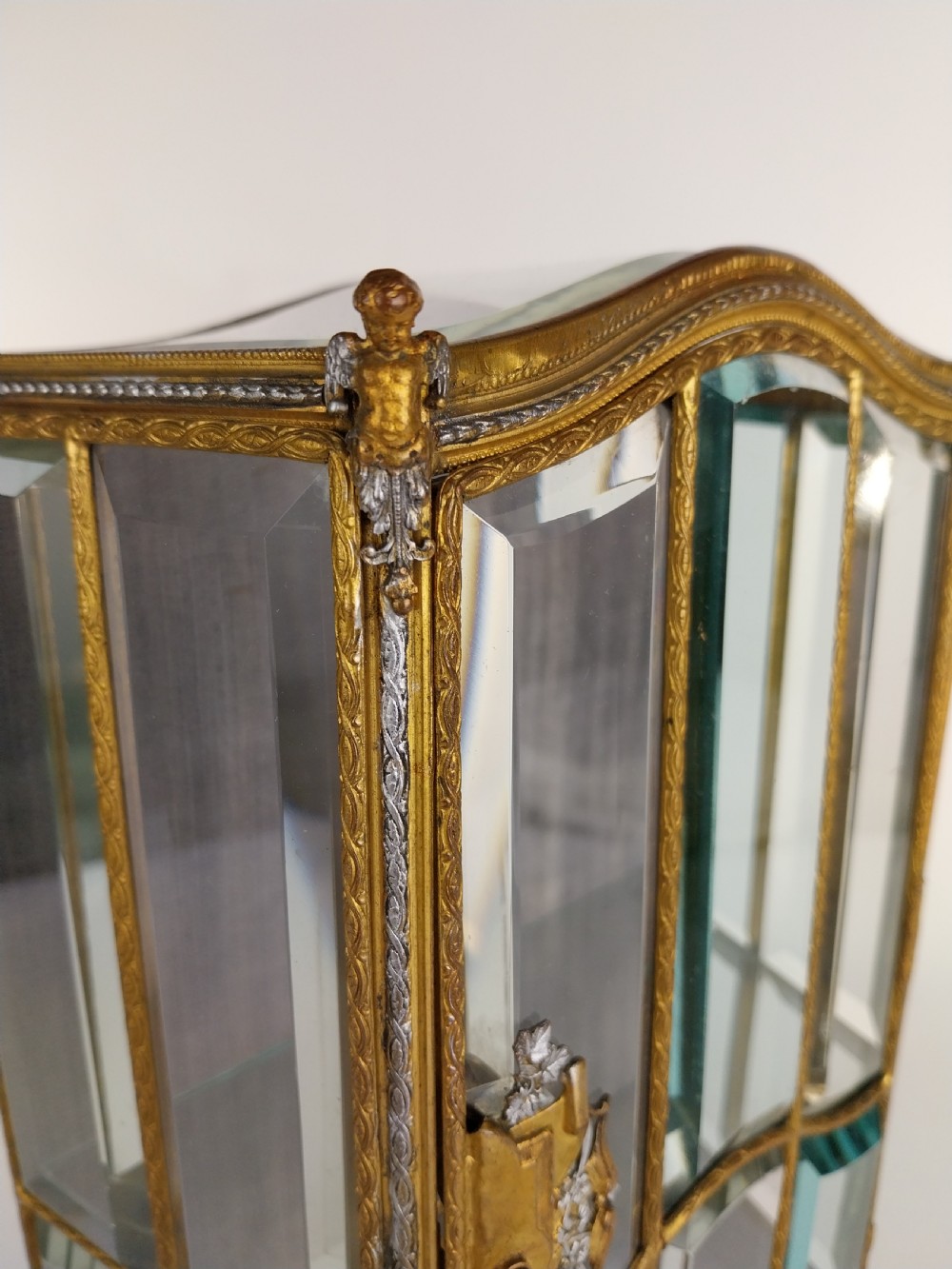 A Glass Vitrine / Watch Cabinet View XV
