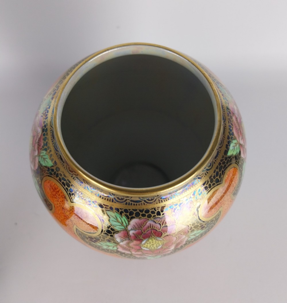 Pair of lustre vases View VI