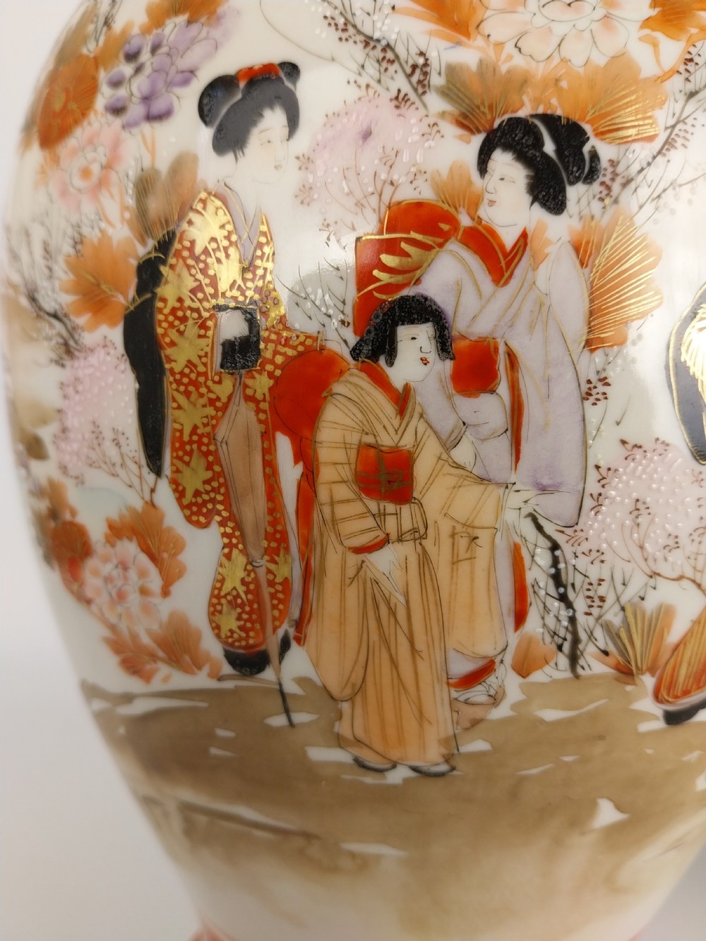 Pair of Kutani vases  View XXV
