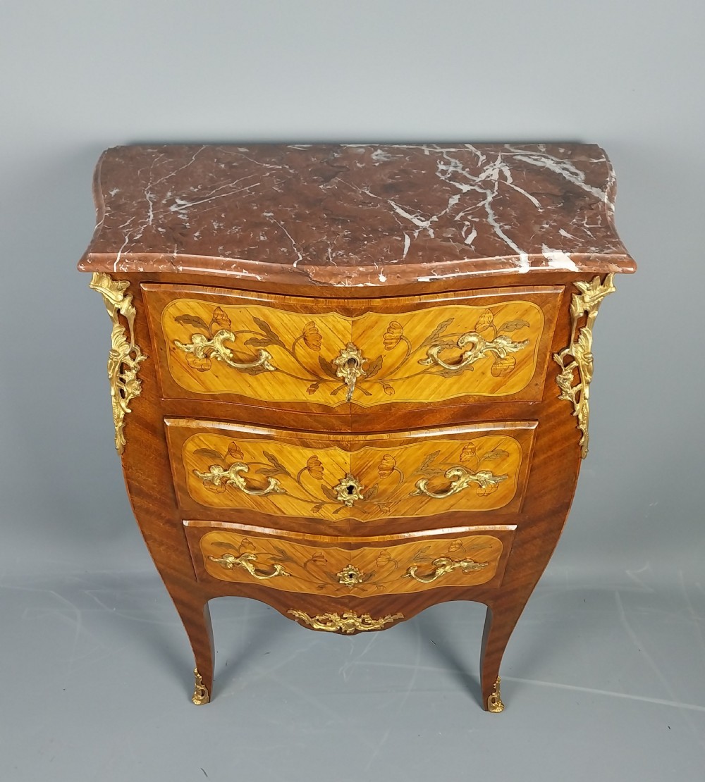 French chest of drawers  View VI