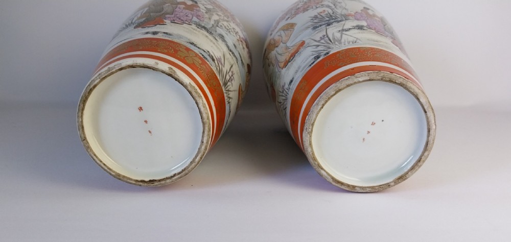 Large Pair of Chinese Export Porcelain Vases with Figural Decoration, Circa 1930 View XVI
