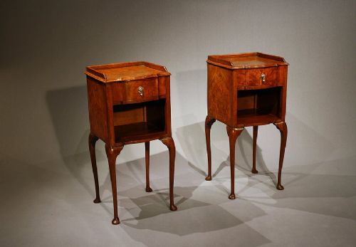 








Pair of Walnut Bedside Lamp Cabinets Tables 

A Quality Pair of Walnut Bedside / Lamp Tables