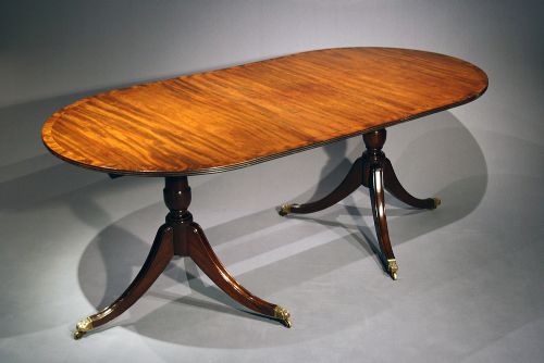 Fine Quality Mahogany Dining Table 1900'S