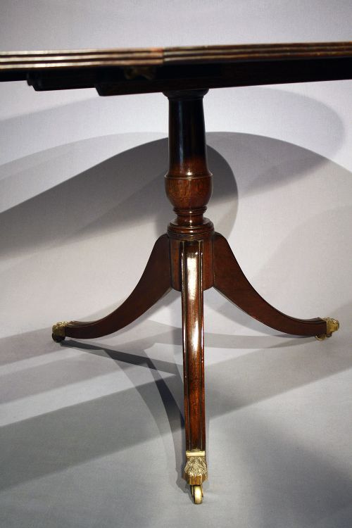 fig 7. Fine Quality Mahogany Dining Table 1900's